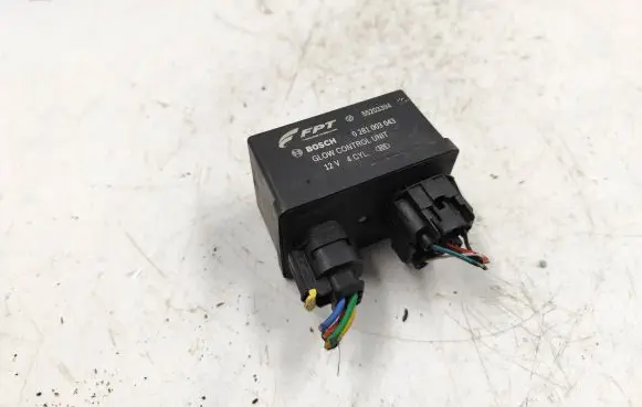 Alfa Romeo Giulietta Glow plug pre-heat relay 55203394 0281003043