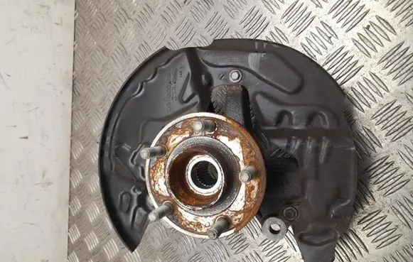 Front wheel hub
