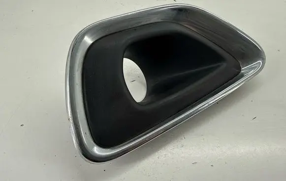 Jeep Grand Cherokee Front fog light trim/grill 68143083AB 68143079AB