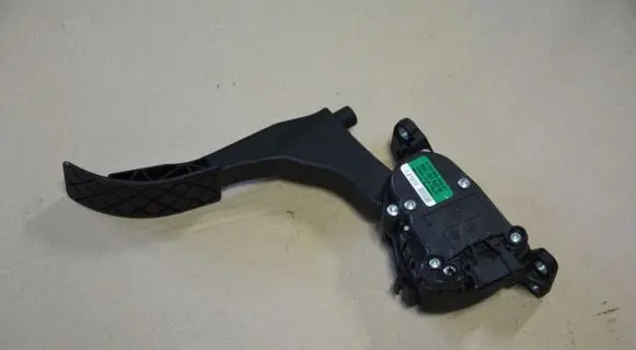 Seat Toledo IV (NH) Accelerator throttle pedal 6Q0721503M