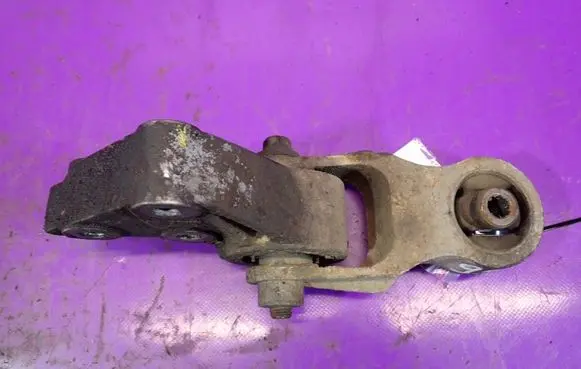 Opel Meriva A Gearbox mounting bracket 