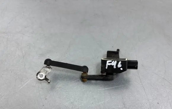 BMW 2 F46 Rear air suspension level height sensor 6870000 25916010 ABE52152