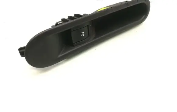 Renault Espace - Grand espace IV Electric window control switch 8200327947