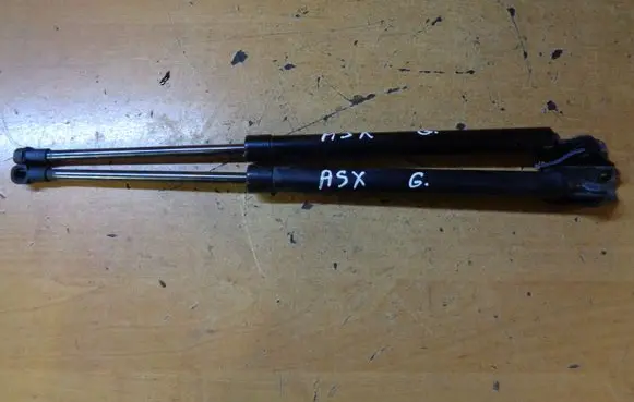 Mitsubishi ASX Tailgate/trunk strut/damper