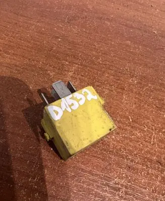 Mercedes-Benz A W169 Other relay A0025421419 D1532