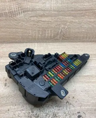 BMW 5 E60 E61 Fuse module 6906618 6906619