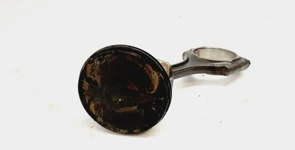 Dodge Challenger Piston with connecting rod