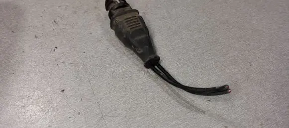 Volkswagen PASSAT B5 Outside/exterior temperature sensor 8D0820535