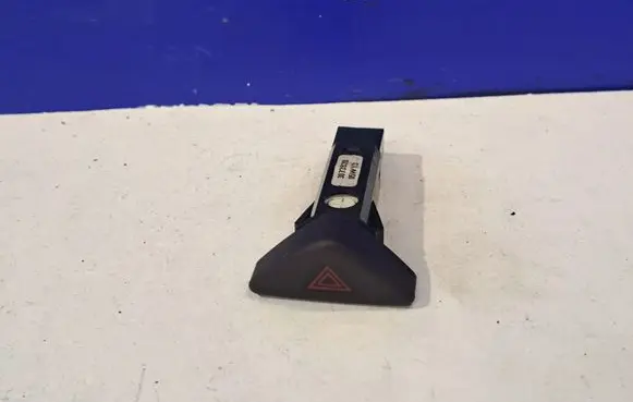 Volvo S60 Hazard light switch 30739320