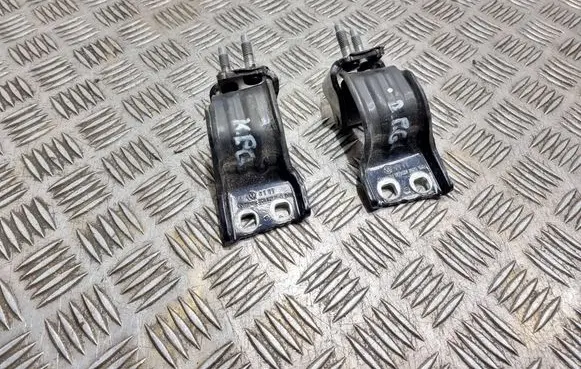 Volkswagen PASSAT B7 Tailgate/trunk/boot hinge 3c9827301d 3c9827302d