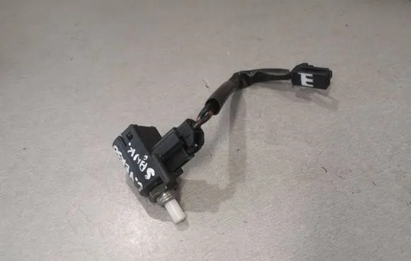 Toyota Corolla Verso AR10 Brake pedal sensor switch CV591