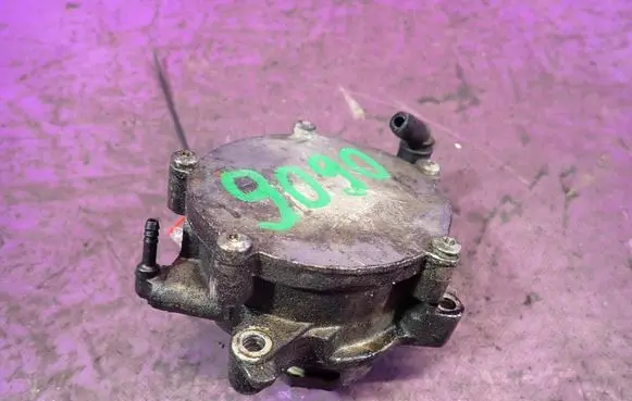 Opel Vectra C Vacuum pump 