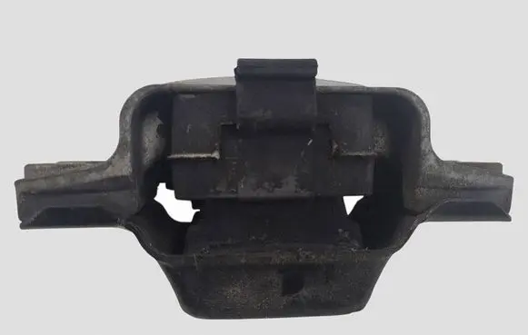 Skoda Octavia Mk2 (1Z) Engine mount bracket 1K0199555