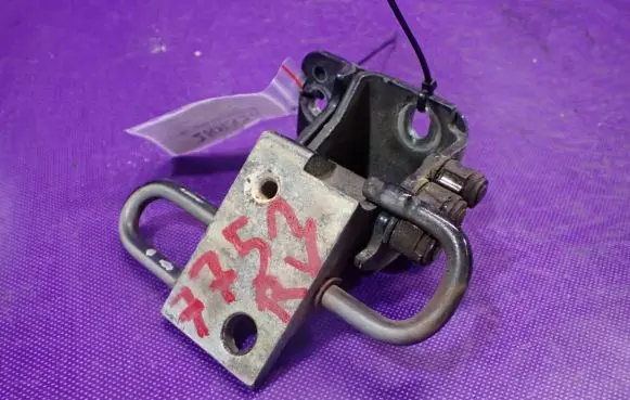 Seat Ibiza III (6L) Front door lower hinge 