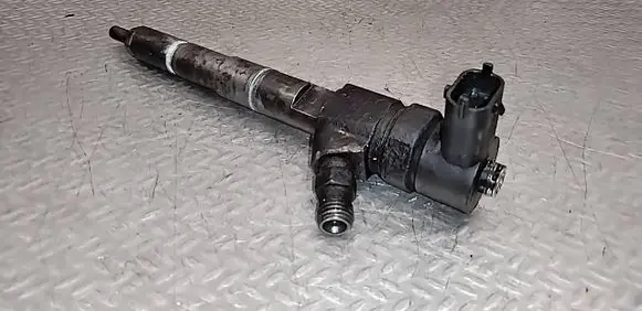 Opel Insignia A Fuel injector 0445110327