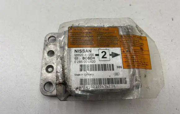 Nissan Primera Airbag control unit/module 98820AV200 0285001420