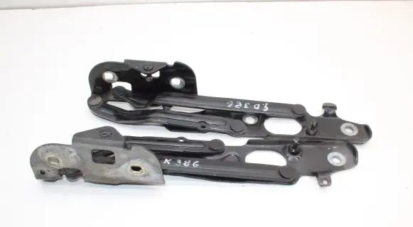 Audi TT TTS Mk2 Tailgate/trunk/boot hinge 8J7827299C 8J78272300C