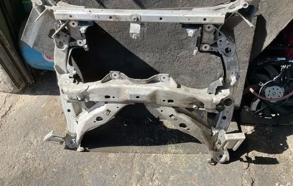BMW 5 F10 F11 Front subframe 6797644 A102 C42100