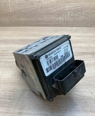 Volkswagen Passat Alltrack ABS Pump 3C0614109A