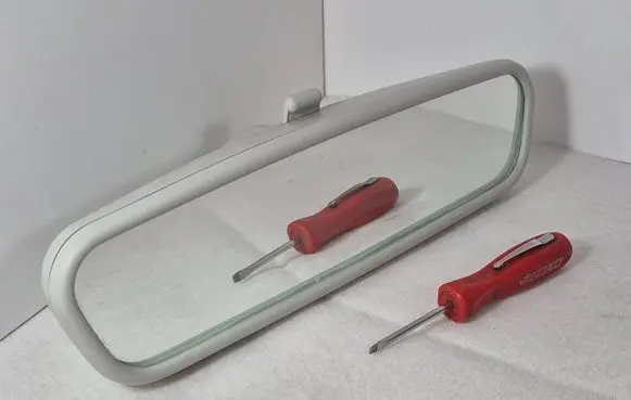 Audi A4 S4 B8 8K Rear view mirror (interior) E1010590 010590