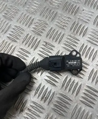 Audi A4 S4 B6 8E 8H Air pressure sensor 038906051B 0281002399