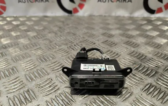 Jeep Grand Cherokee USB socket connector 68258696AA