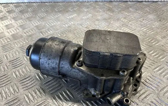 Oil filter mounting bracket