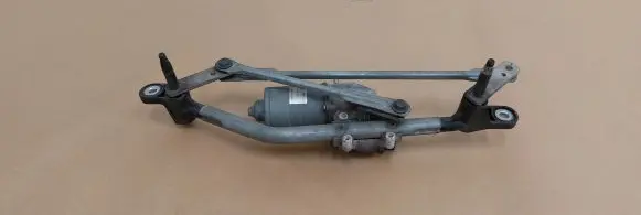 Alfa Romeo Mito Front wiper linkage and motor W0013986