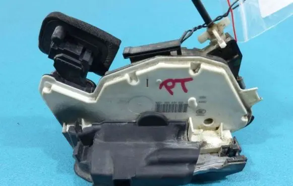 Seat Toledo IV (NH) Rear door lock 5E0839016 IMPRK891721