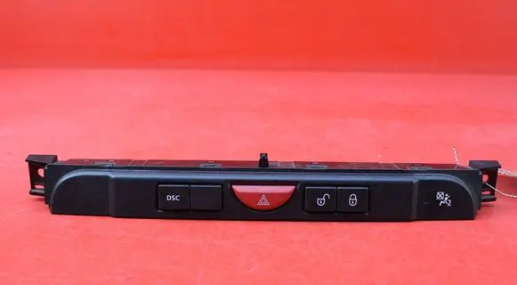 Land Rover Discovery 3 - LR3 Hazard light switch 8H22-13D734-AA