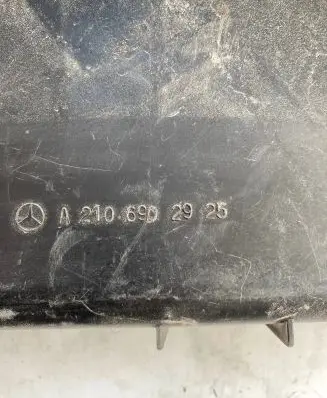 Mercedes-Benz E W210 Tailgate trim A2106902925