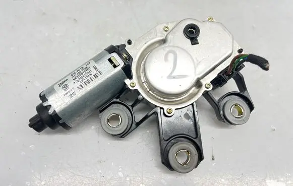 Volkswagen Touareg I Rear window wiper motor 7L0955712B