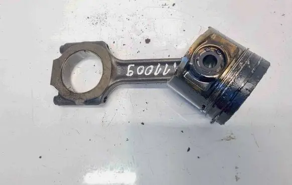 Opel Zafira B Piston with connecting rod 
