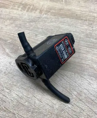 Hyundai Getz Windscreen/windshield washer pump 985102J000