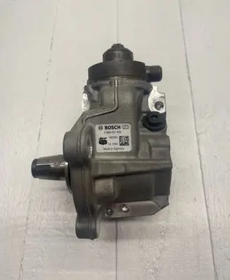 BMW X3 E83 Fuel injection high pressure pump 0986437402 141094