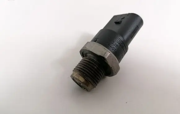Fuel pressure sensor