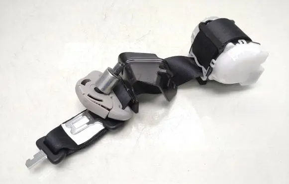 Toyota Yaris XP210 Middle seatbelt (rear) 7G5290 557698 H073811
