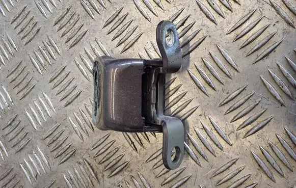 Honda CR-V Front door lower hinge 