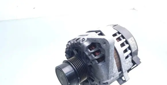 Hyundai Tucson TL Generator/alternator 373002B960 2622503 1804050631