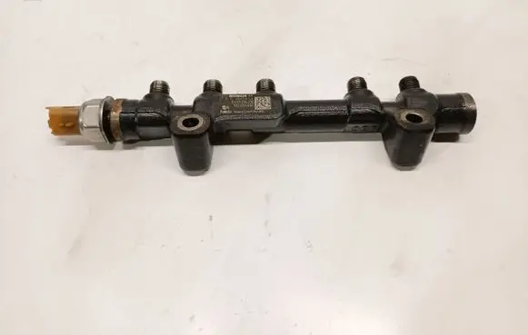 Peugeot 3008 II Fuel main line pipe 9824940080 1868664 9804776780