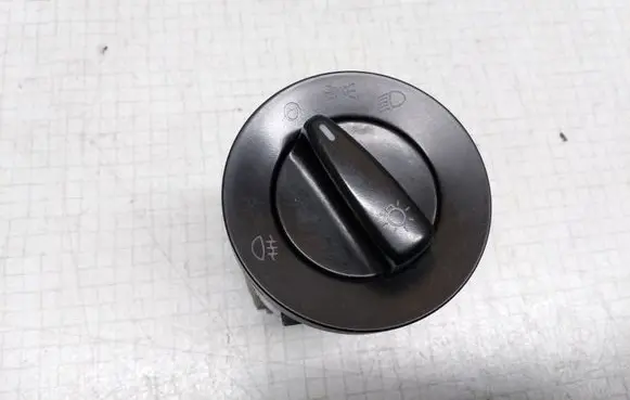 Volkswagen PASSAT B5.5 Light switch 1C0941531