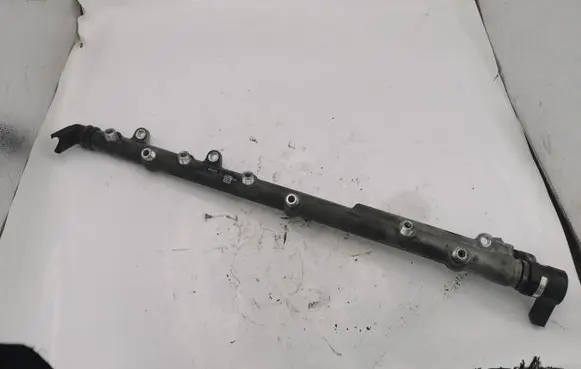 BMW 5 E60 E61 Fuel main line pipe 7788679 0445216008