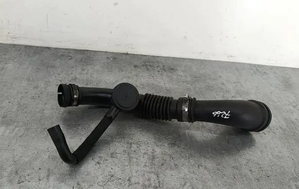 Renault Megane II Air intake hose/pipe