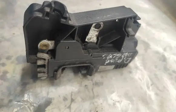 Renault Trafic II (X83) Front door lock 8200008261 91166229