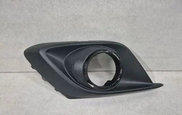 Mazda 3 II Front bumper lower grill BJE150C21