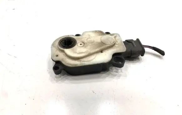 Opel Astra J Other exterior part 6466R300