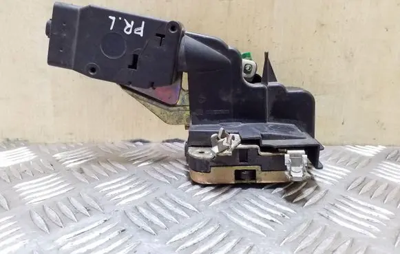 Volvo S40, V40 Front door lock