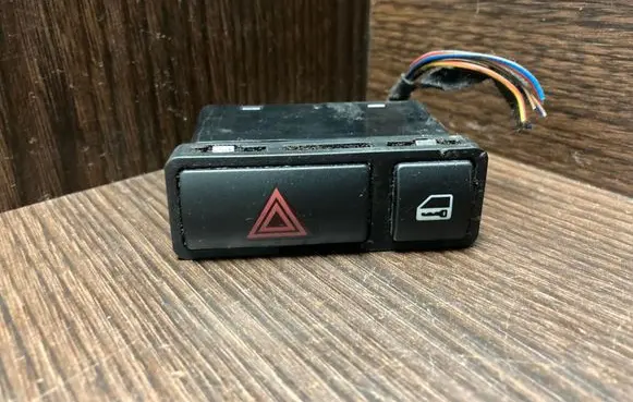 BMW 3 E46 Hazard light switch 61318368920