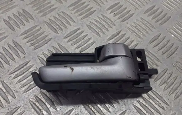 Suzuki Swift I Front door interior handle