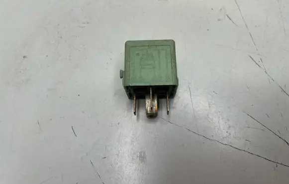 BMW 3 E46 Other relay 8373700 6136 231332509312